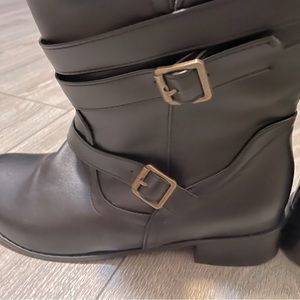 BLACK BOOTIES SIZE 8.5 WIDE